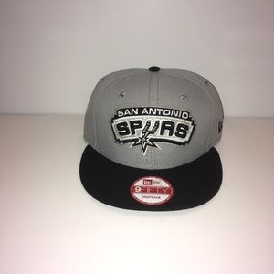 *NEW* Spurs New Era SnapBack hat.